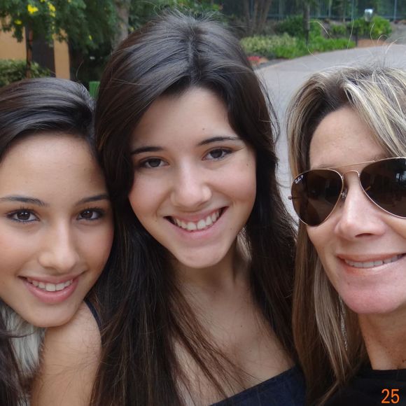 Meet your Posher, Cristiane - Picture 1 of 1